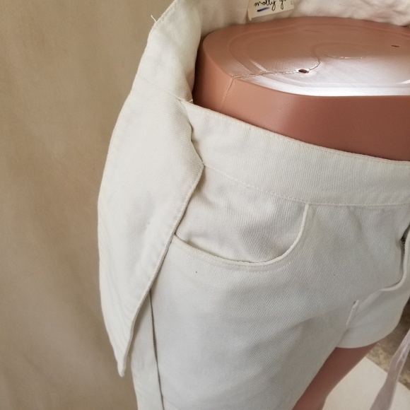 🤪FREE W/purchase! Molly Green paper bag shorts - Picture 4 of 5